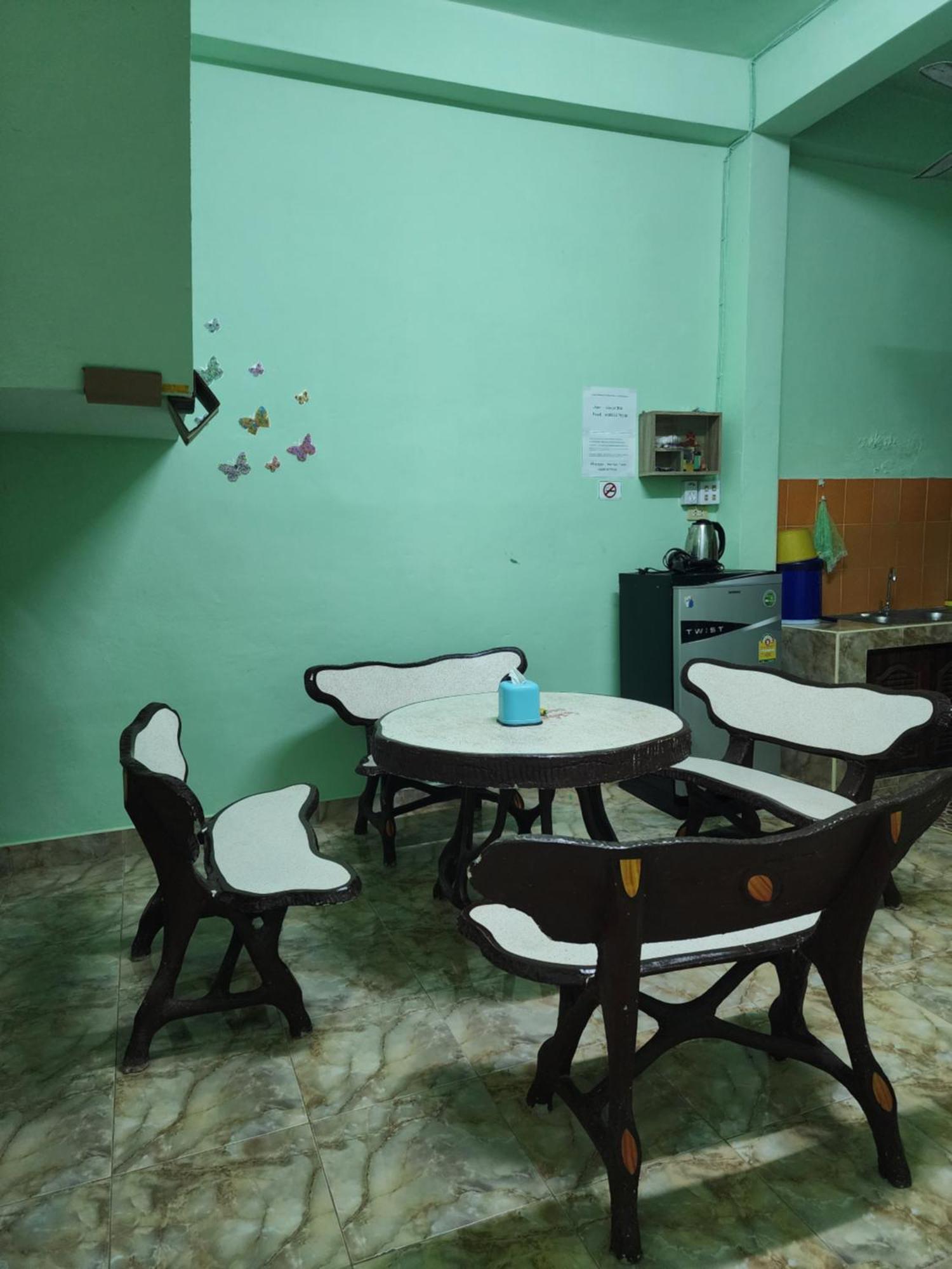 Saamsaao Homestay Betong - 4 Bedroom House Kültér fotó